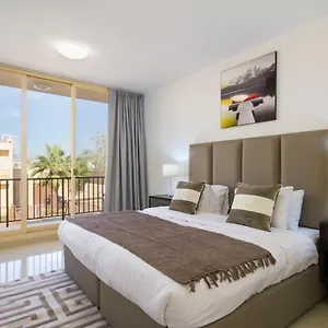Bespoke Residences - 3 Bedroom Waikiki Townhouses Apartment